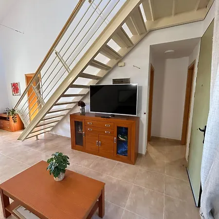 Montana Roja Patios Feriehus *