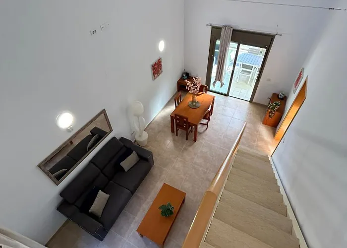 Montana Roja Patios * El Médano